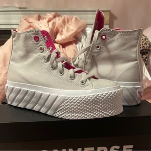 Converse Platform Sneakers - never worn!! Super cute